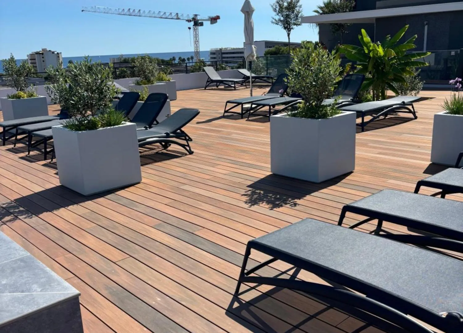 3 Pieces Neuf Piscine Debordement En Rooftop Villeneuve-Loubet 0*,