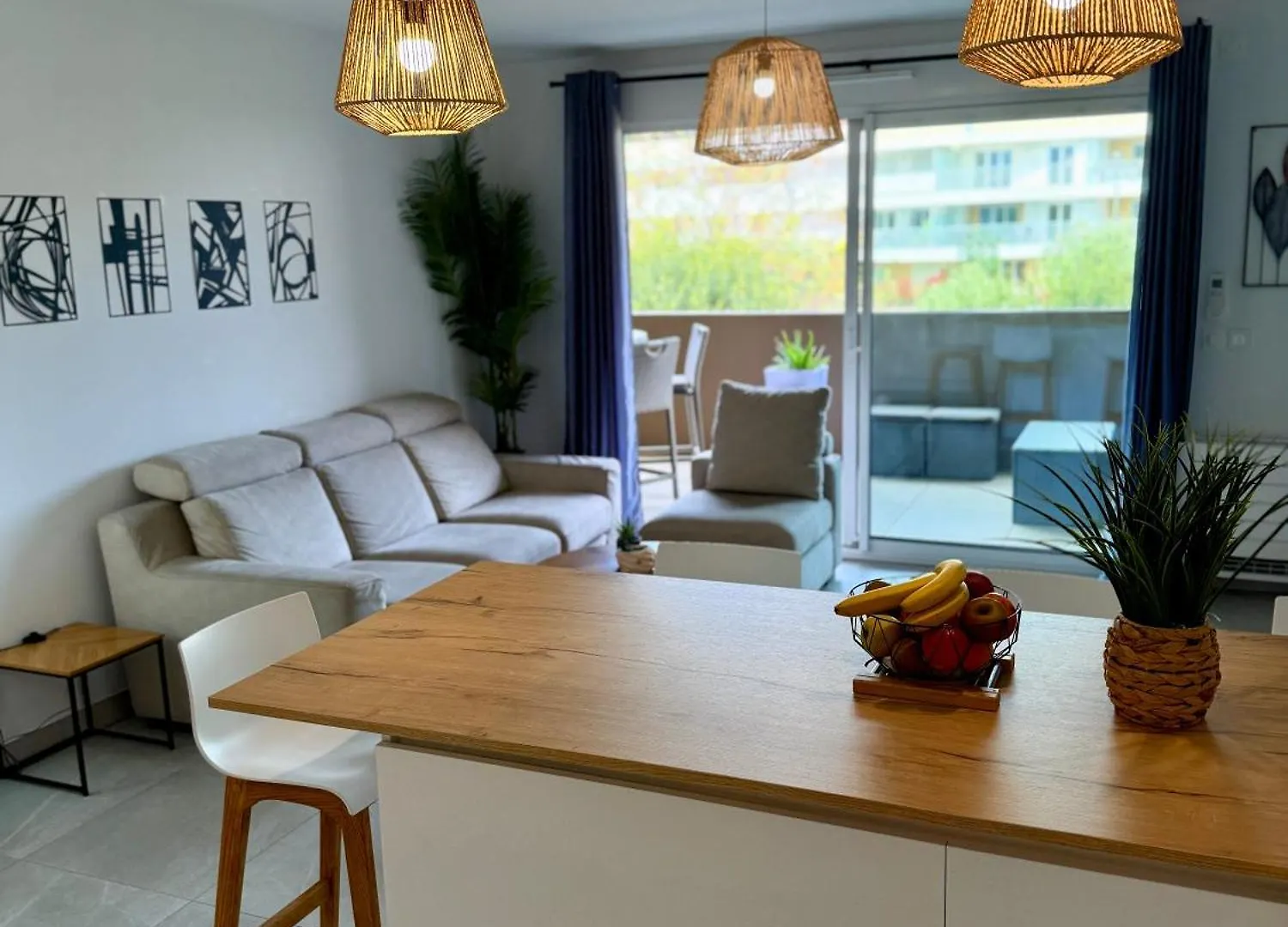 3 Pieces Neuf Piscine Debordement En Rooftop Villeneuve-Loubet