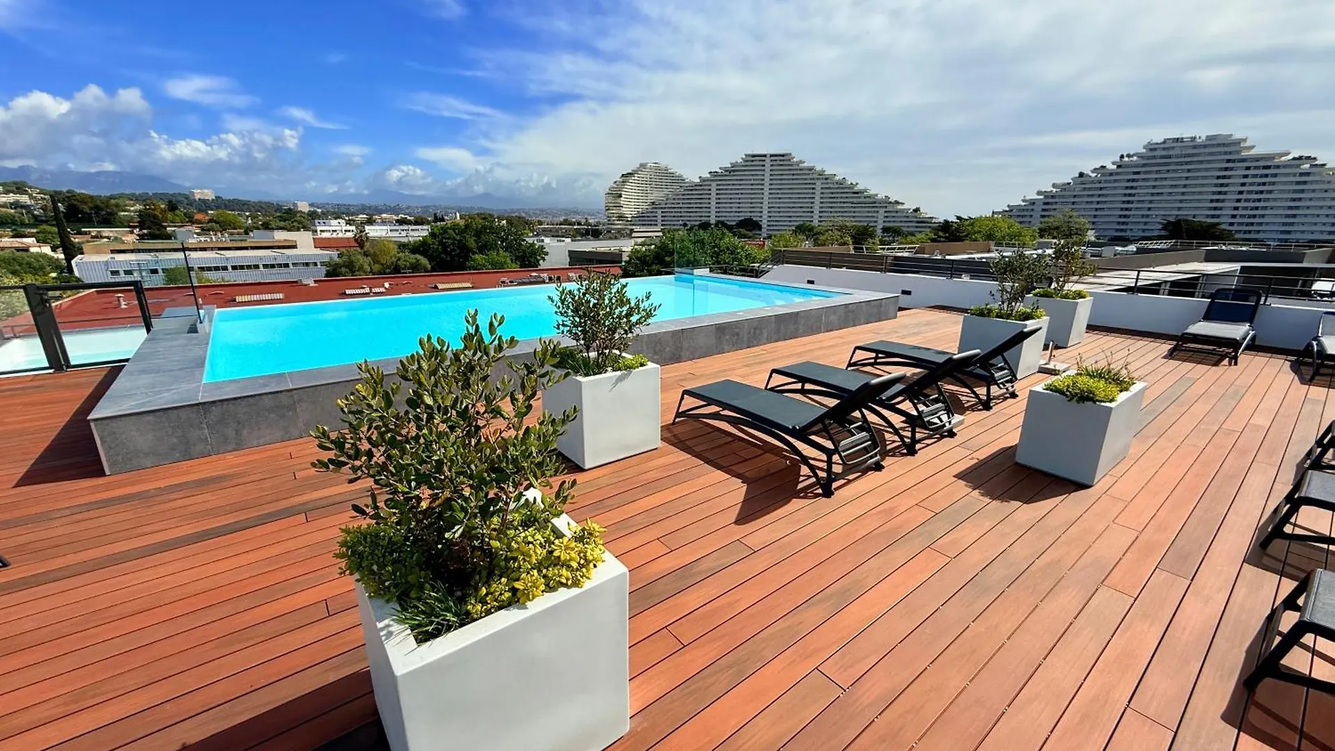 Apartment 3 Pieces Neuf Piscine Debordement En Rooftop Villeneuve-Loubet